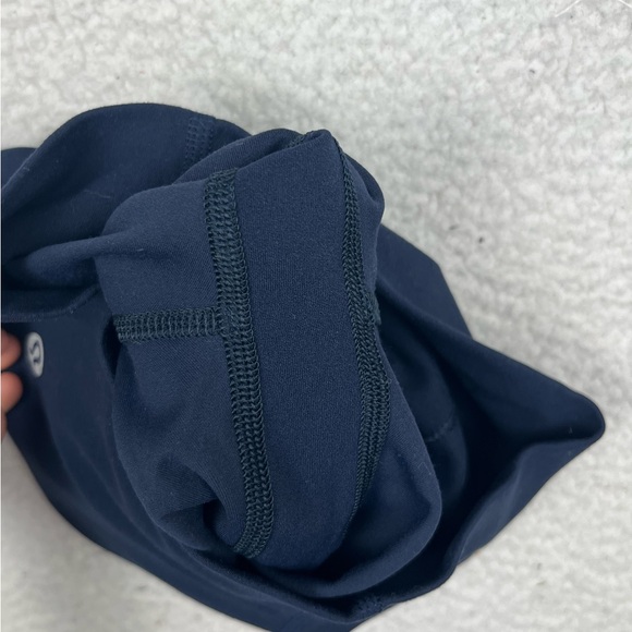 Lululemon navy bike short - Picture 5 of 5